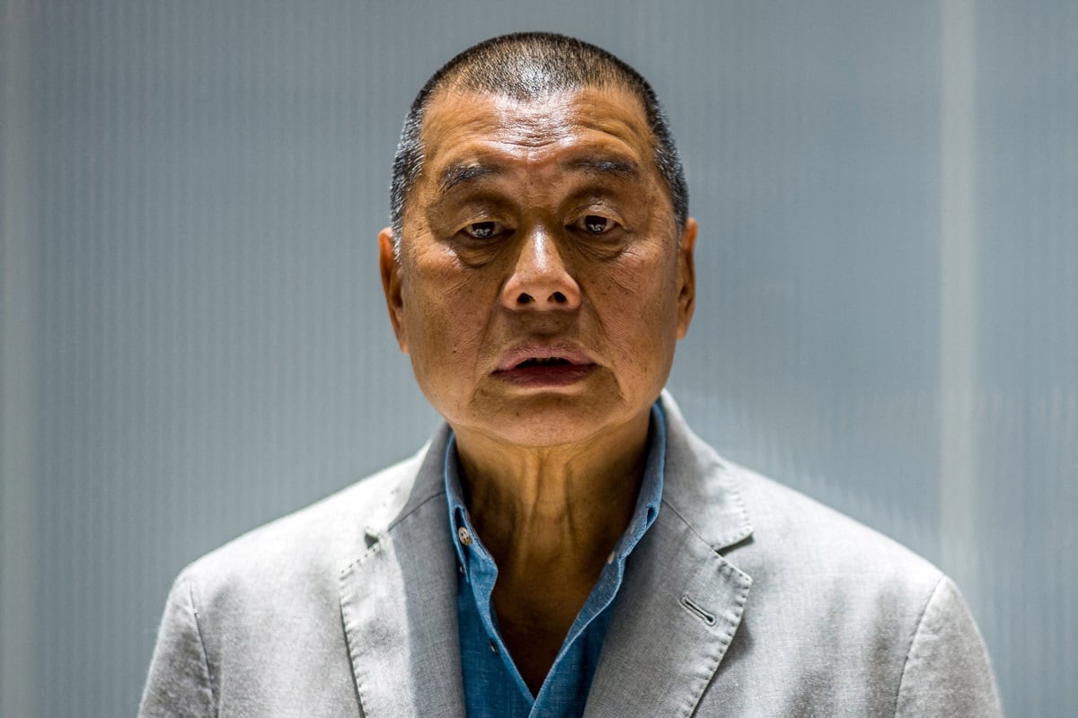 El magnate millonario de los medios Jimmy Lai posa durante una entrevista en las oficinas de Next Digital en Hong Kong, el 16 de junio de 2020. (Foto de ANTHONY WALLACE / AFP)