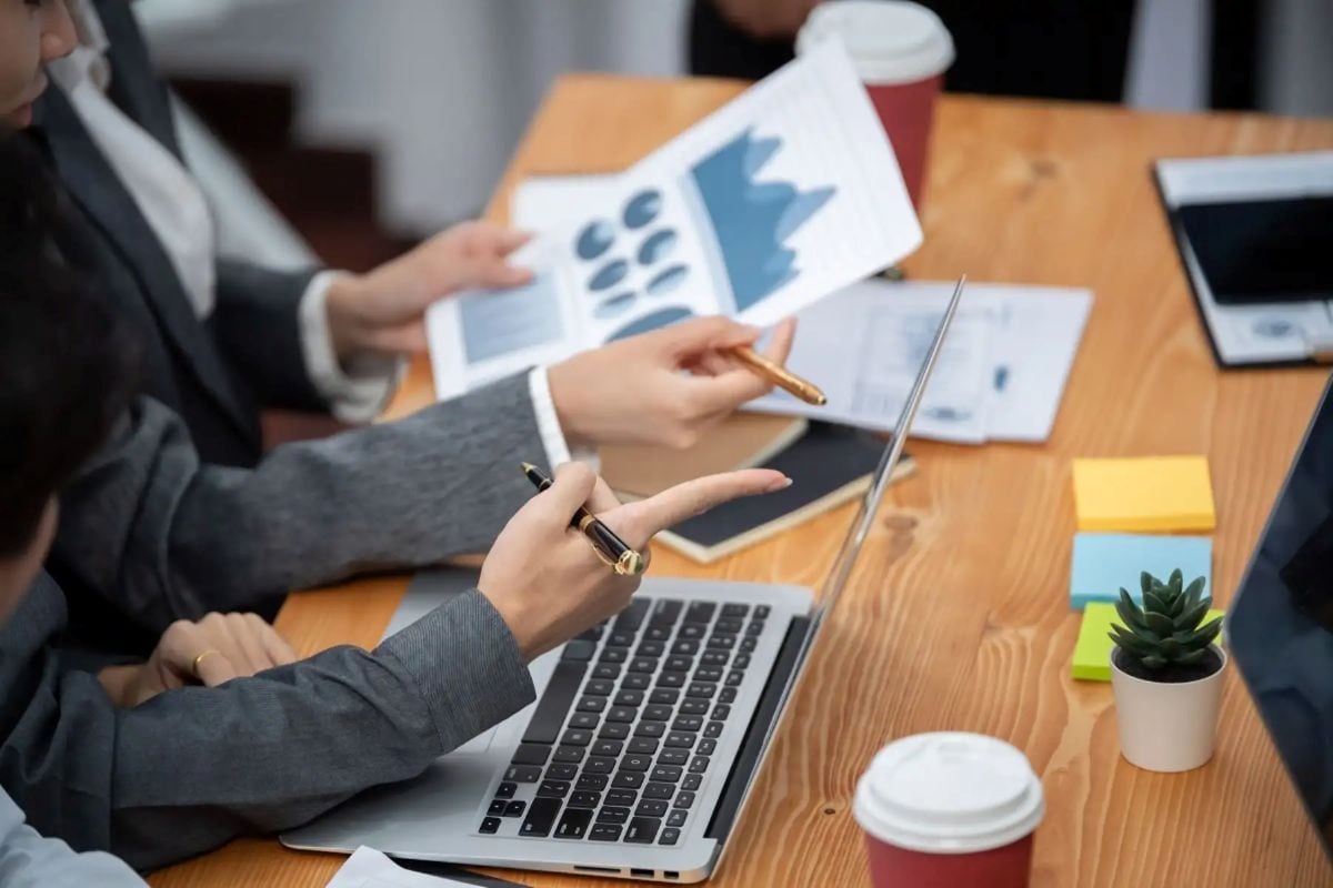 La empleabilidad en Administración, Finanzas y Negocios evoluciona hacia perfiles más integrales, en un mercado que eleva progresivamente sus exigencias. Foto: Andina/ Referencial.