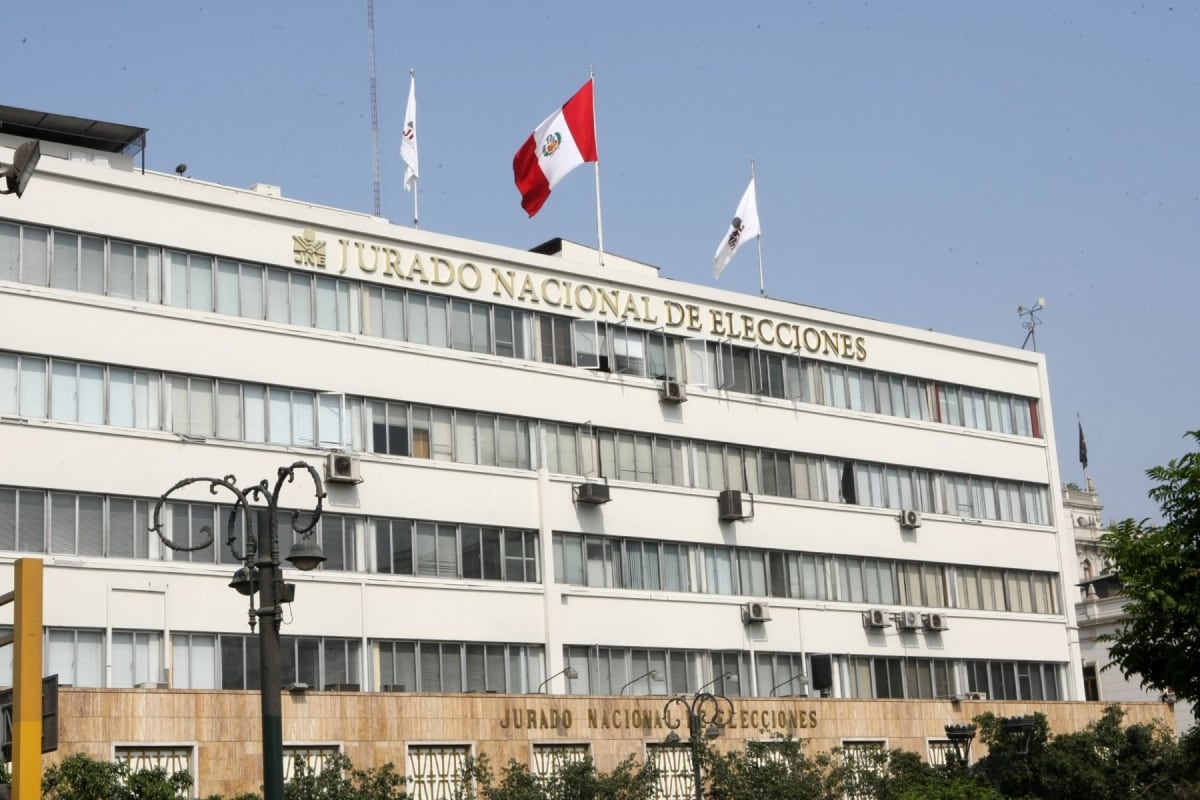 El JNE informó que más de 700 candidatos presentaron su renuncia y otros 22 fueron retirados de las Elecciones Regionales y Municipales 2026. Foto: Andina.