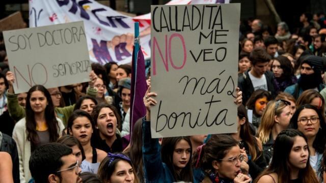 Comentarios sexistas y cómo influye en el desempeño laboral: qué medidas deben tomar las empresas