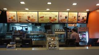 Desayunos de McDonald's desatan batalla de comidas rápidas