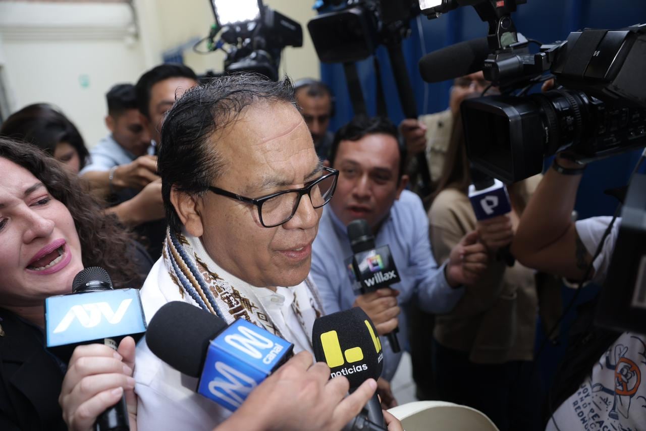 Ahora es Roberto Sánchez quien denunció un supuesto fraude en desarrollo, cuestionó sin pruebas el voto emitido en el extranjero y anunció que no reconocerá un eventual Gobierno de Fujimori.