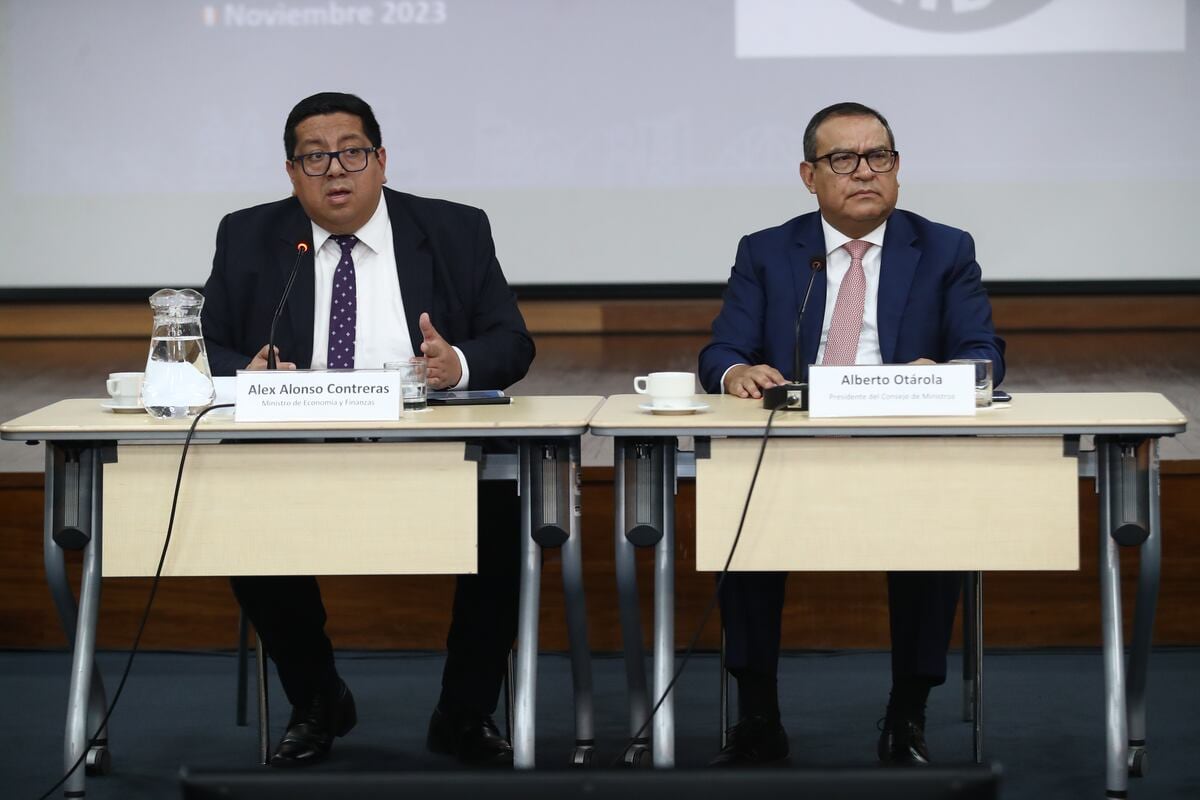 Jefe del Gabinete señaló que también se reunió con el canciller y el titular del Minjus para abordar la estrategia de defensa de los intereses del Perú en el escenario internacional. Foto: GEC.