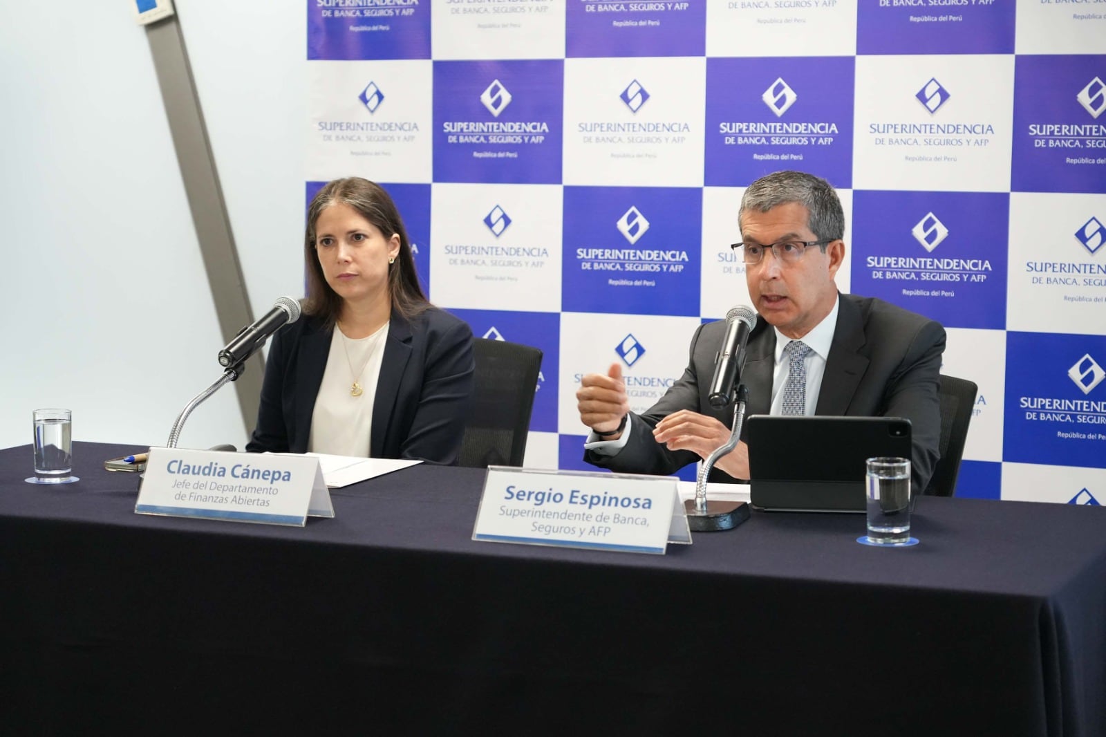 Claudia Cánepa y Sergio Espinosa, de la SBS, proyectan una mayor competencia en el sistema financiero, por el open finance.