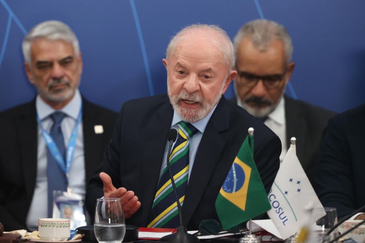 El presidente de Brasil, Luiz Inácio Lula da Silva, habla durante la LXVII Reunión Ordinaria del Consejo del Mercado Común del Sur (Mercosur) este sábado, en Foz de Iguazú. Foto: EFE/ Juan Pablo Pino