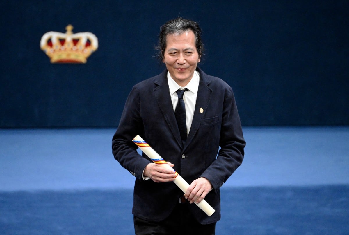 La reflexión de Byung-Chul Han invita a preguntarnos si el esfuerzo constante realmente nos hace más felices. | Crédito: MIGUEL RIOPA / AFP