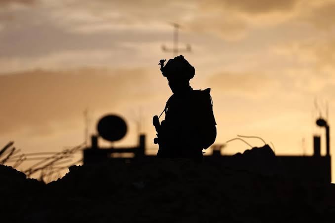 La manifestación se llevó a cabo pese a que el Ejército israelí retiró la autorización para realizarla minutos antes de su inicio. (Imagen: EFE)