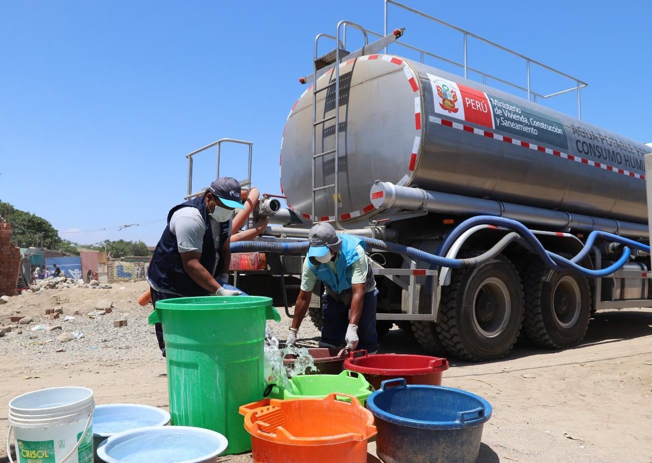 Distribución de agua potable a miles de familias arequipeñas en estado vulnerable. (Foto: Ministerio de Vivienda)