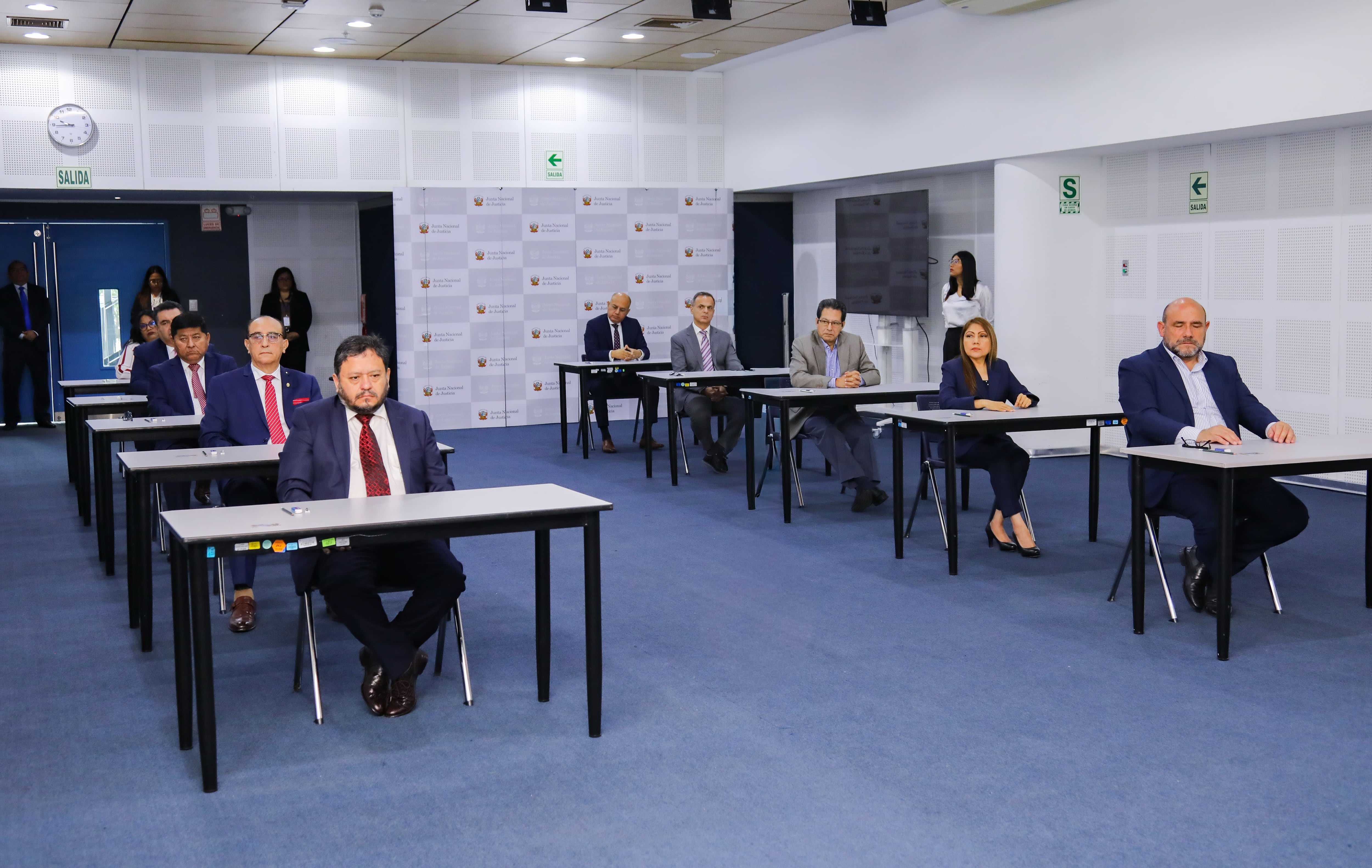 La evaluación se realizó este viernes 9 de octubre como parte del concurso público para elegir al próximo jefe de la ONPE. Quienes aprobaron deberán presentar su CV y documentos. Foto: JNJ.