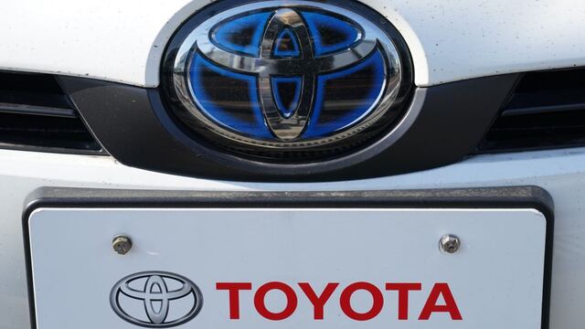 Toyota anuncia adquisición de empresa de producción de baterías de Panasonic