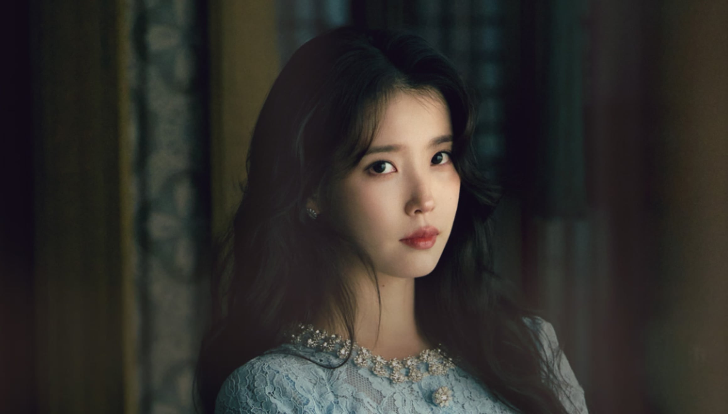 IU como Sung Hui-ju en una escena de la serie coreana "Perfect Crown" de Disney+ (Foto: Kakao Entertainment / MBC GROUP)