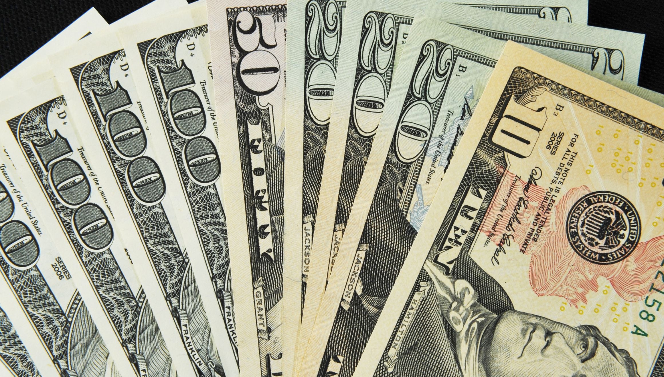 El Seguro Social se financia mediante impuestos sobre la nómina que pagan empleados y empleadores (Foto: Paul J. Richards / AFP)