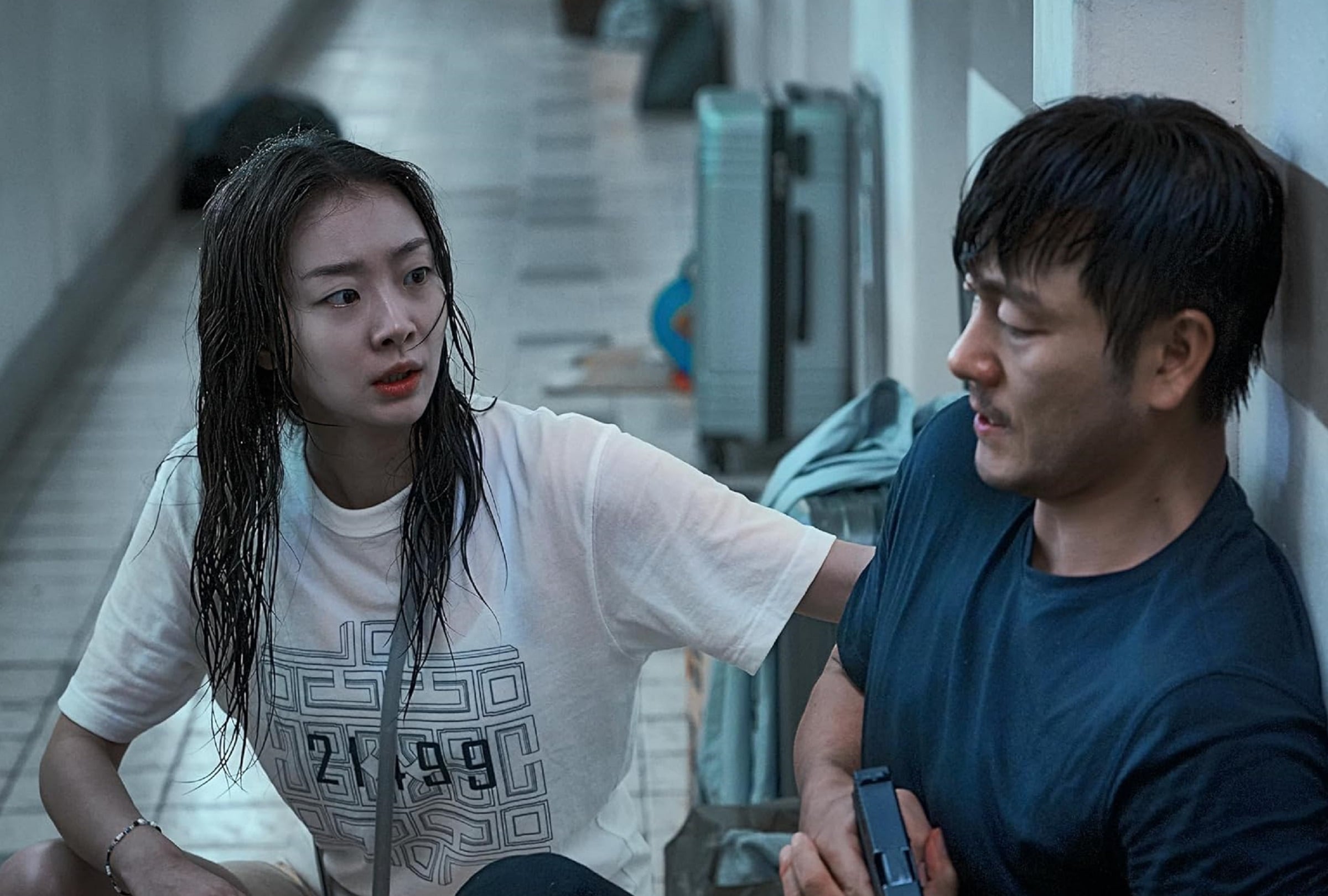 Kim Da-mi asume el papel de Gu An-na y Park Hae-soo asume el papel de Son Hee-jo en la película coreana "El Gran Diluvio" (Foto: Netflix)