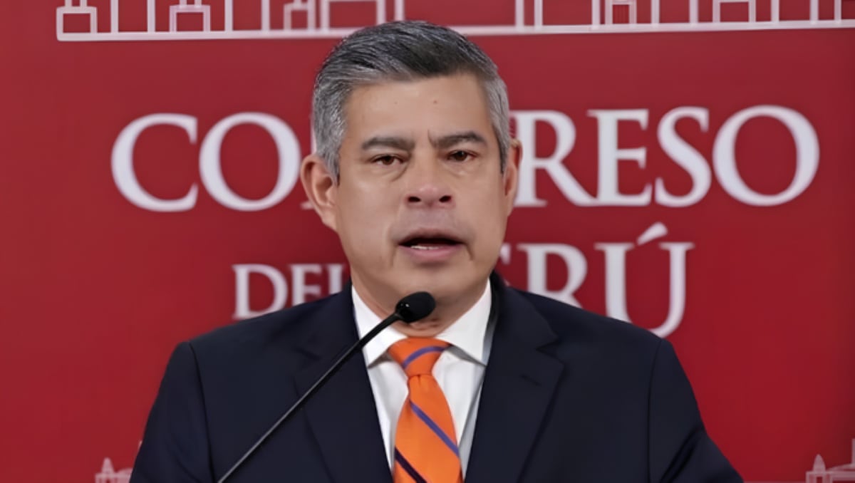 Luis Galarreta saluda apertura de las bancadas del Congreso para conocer alcances del pedido del Ejecutivo. Foto: PCM.