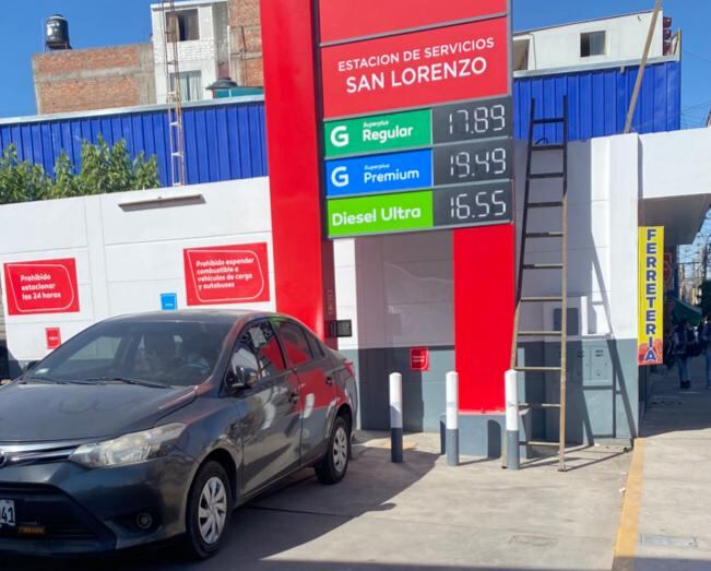 Precios de combustibles en grifos (Foto: Omar Cruz)