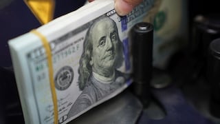 Dólar se dirige a su mejor mes desde junio ante apuestas de más alzas de la Fed