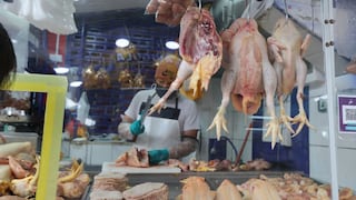 Consumidores golpeados por inflación cambian carne de res por pollo