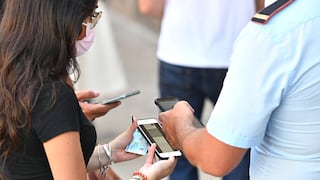 Cómo usar su móvil Android o iOS para saber si alguien lo rastrea 