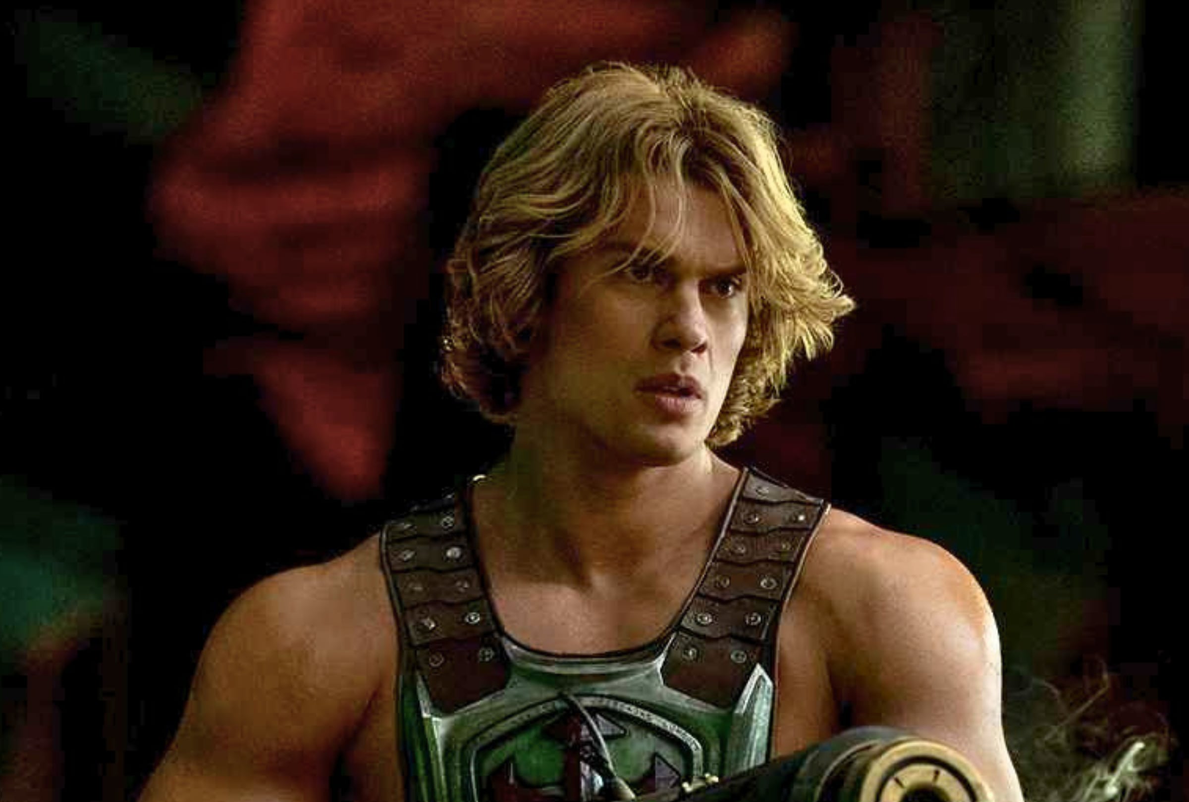 El actor Nicholas Galitzine como He-Man en una escena de la película "Masters of the Universe" (Foto: Amazon MGM Studios)