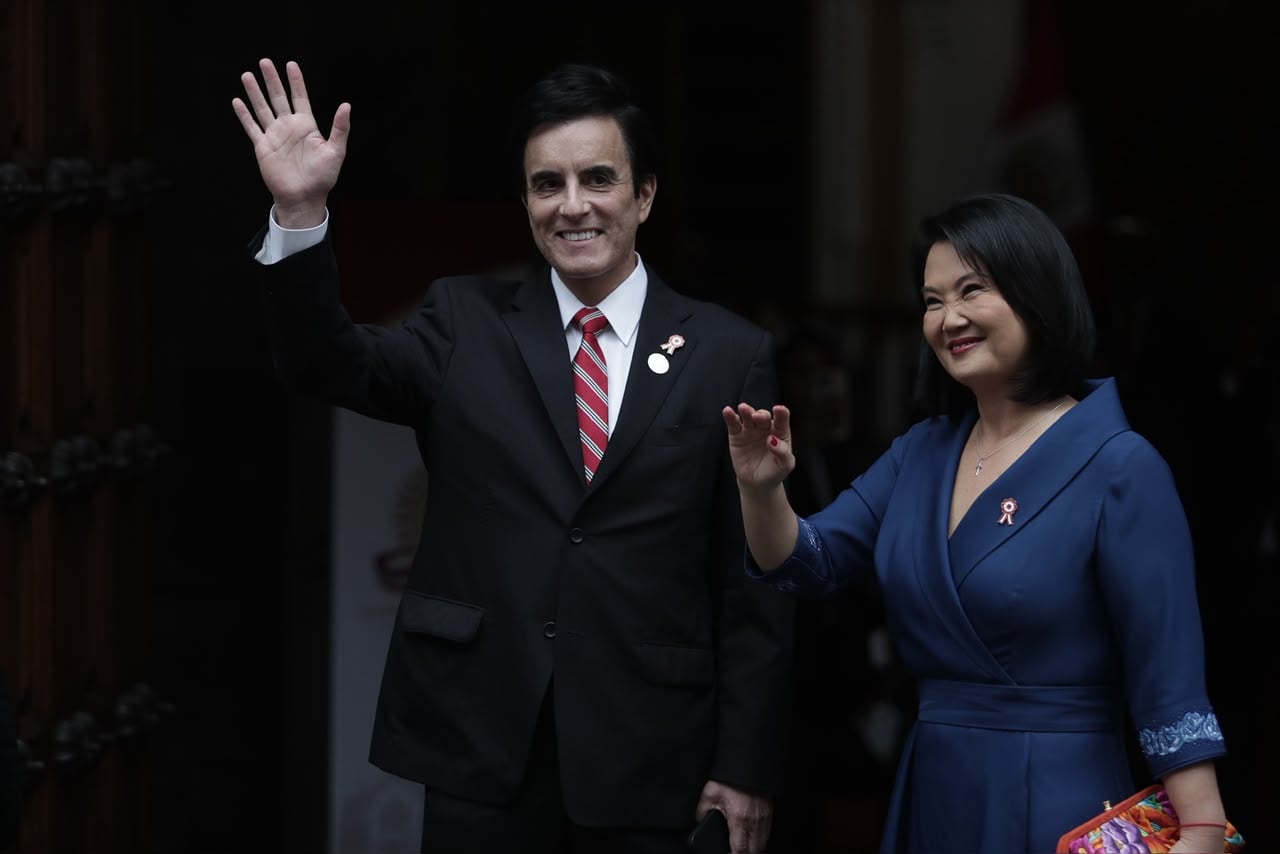 El próximo canciller, Carlos Espá, junto a Keiko Fujimori. Foto: GEC