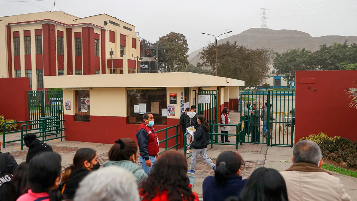 Las carreras que tienen mayor demanda entre los postulantes se encuentra Ingeniería Civil, Ingeniería Industrial, Arquitectura, Ingeniería Electrónica, Telecomunicaciones, Minas y Geología. Foto: Andina