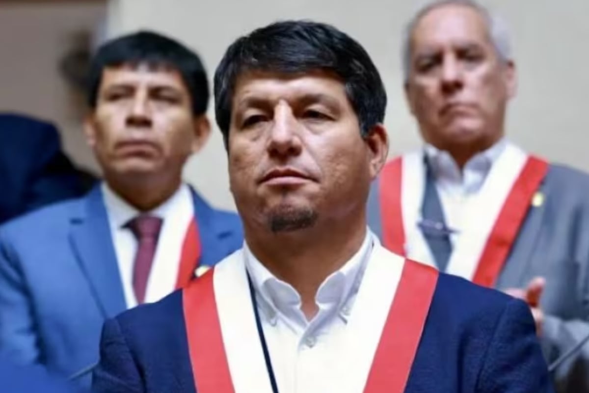 La votación del nforme que recomienda suspender a Julián Pérez por 120 días tuvo un voto en contra, de la legisladora Jessica Pérez Quispe (Juntos por el Perú). (Foto: Andina)