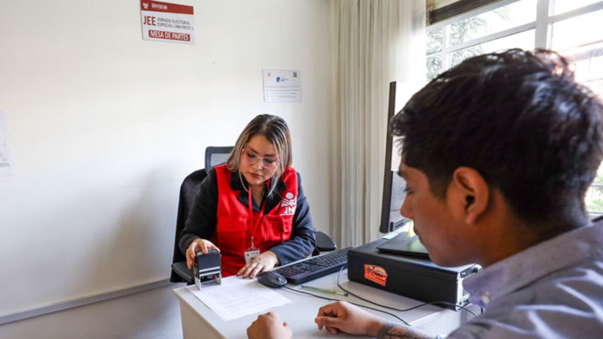JEE recibieron 717 pedidos de renuncia de candidatos para elecciones regionales y municipales