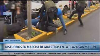 Maestros en huelga provocan disturbios en Plaza San Martín y se dirigen al Monumental