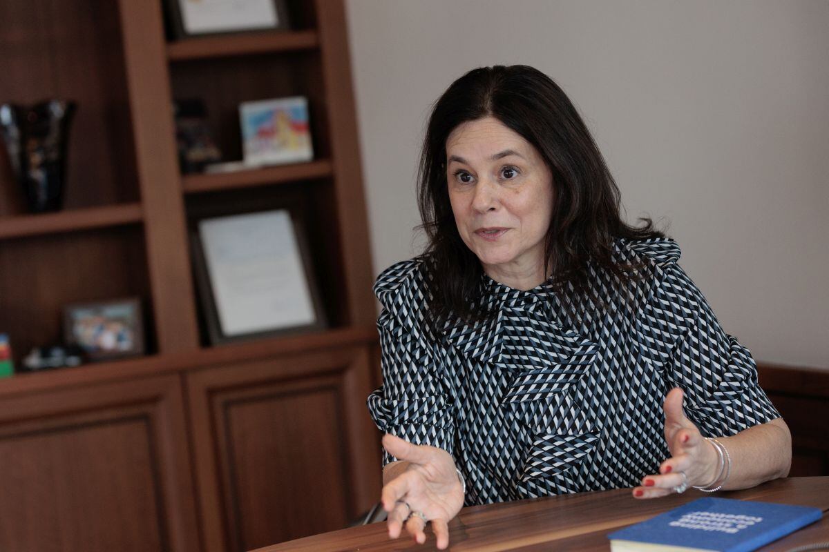 Lorie Logan, presidenta y directora ejecutiva del Banco de la Reserva Federal de Dallas, habla durante una entrevista en Dallas, Texas, EE.UU., el jueves 15 de febrero de 2024. Fotógrafo: Shelby Tauber/Bloomberg