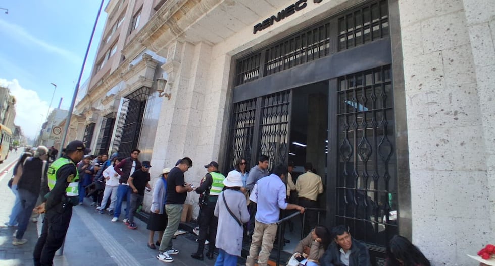 ¡ATENCIÓN VOTANTES! Reniec Amplía Horario para Recoger DNI