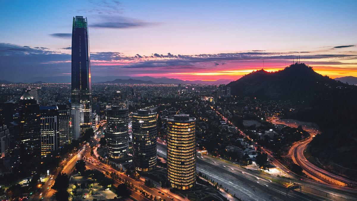 Récord de brasileños impulsa alicaído turismo en Chile, ¿qué los atrae?