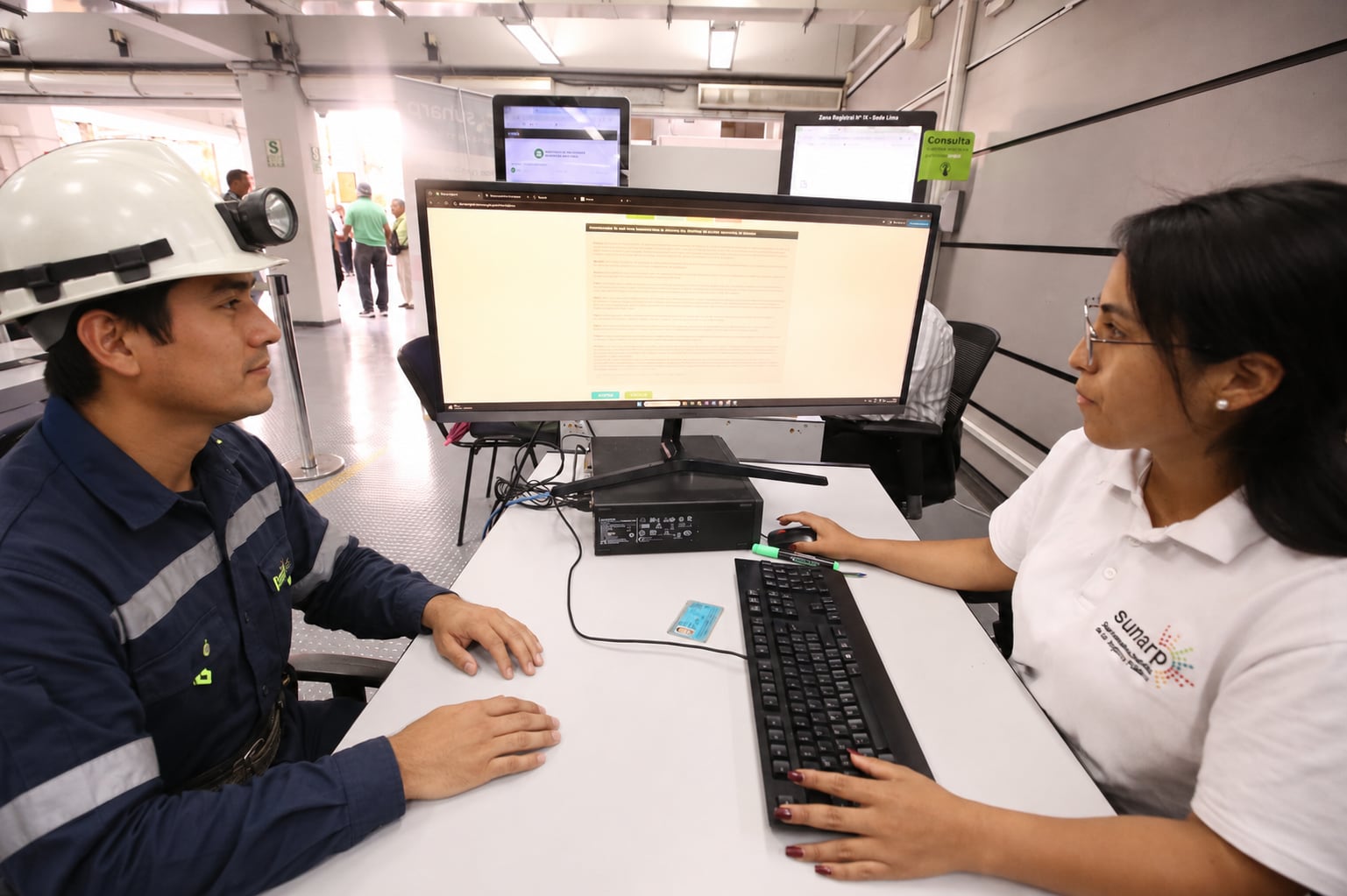 Los cambios normativos forman parte de la estrategia de modernización y simplificación administrativa de la entidad. Foto: Minem