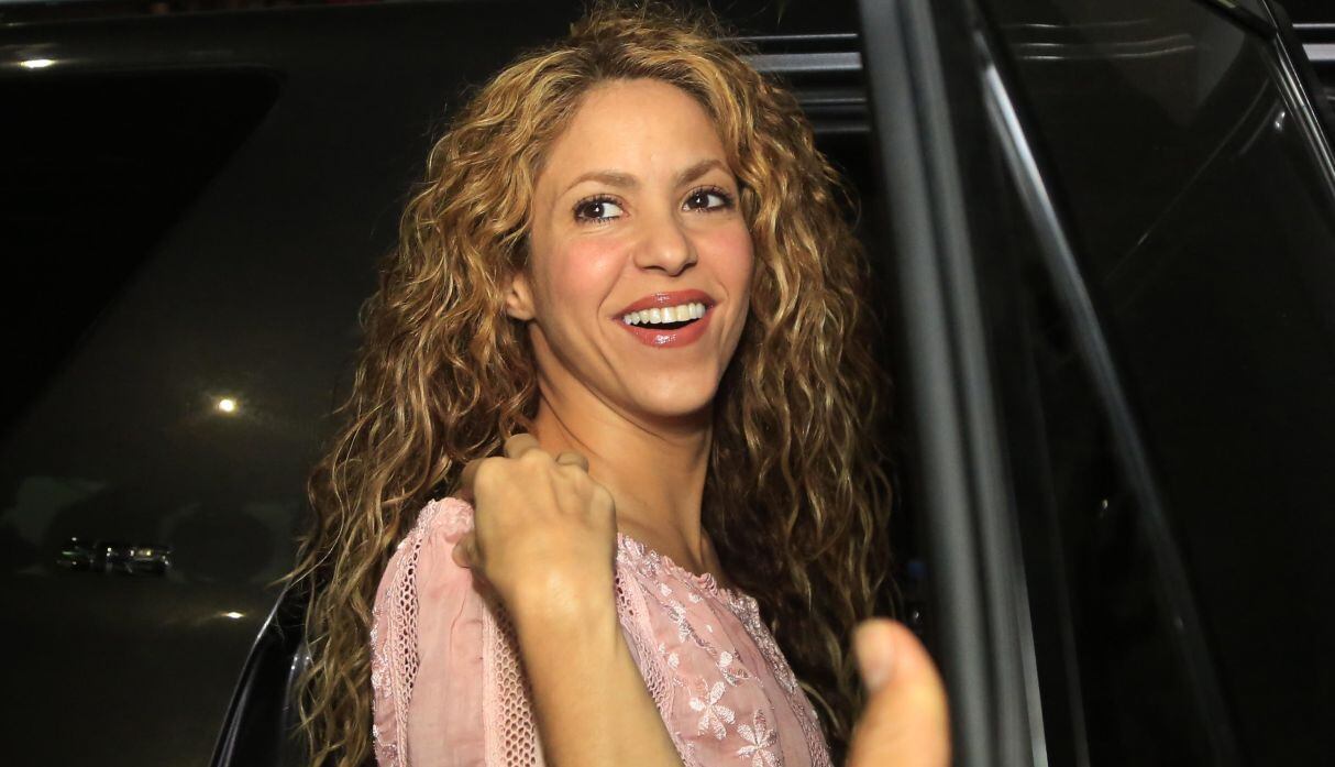 Shakira confirmó a través de sus redes sociales esta mañana que llevará a cabo su concierto programado para el lunes 17 de febrero en el Estadio Nacional.(Foto: EFE)