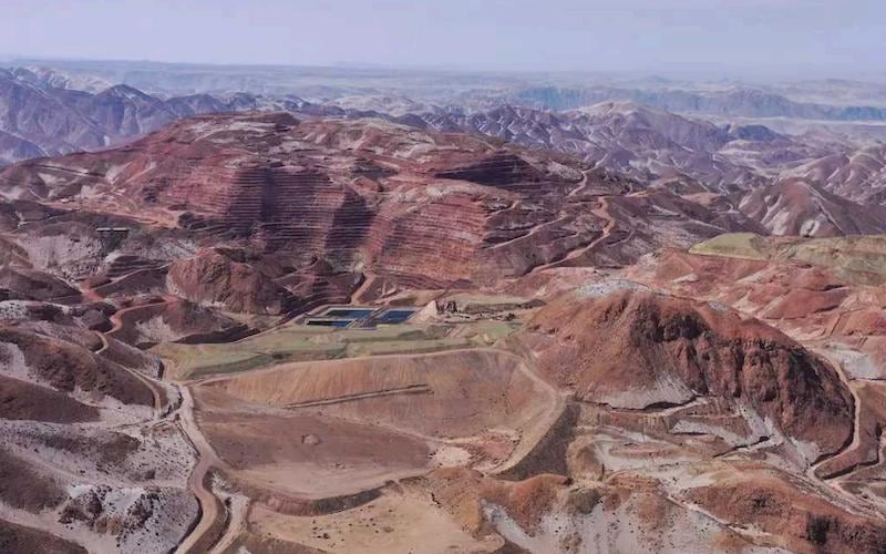 Chapi cuenta con una capacidad instalada para producir 10,000 toneladas finas de cobre al año, equivalentes a algo más de 800 toneladas mensuales.