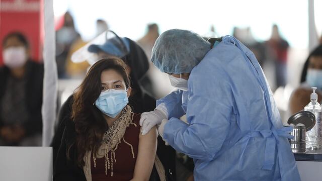 “Cancillería se ha paralizado” en torno a la adquisición de vacunas COVID, alerta exministro Ugarte