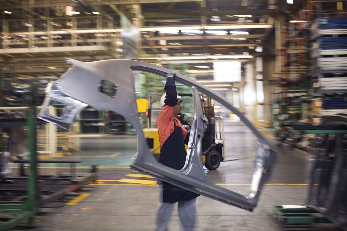 The US will delay the tariffs for automotive sector of Mexico and Canada for one month The US will delay the tariffs for automotive sector of Mexico and Canada for one month