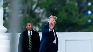 Tribunal de apelaciones permite a Trump reanudar deportaciones aceleradas en EE.UU.