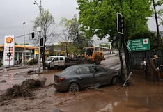 Aluvión en Chile arrastra vehículos en zona residencial de Las Condes | VIDEOS
