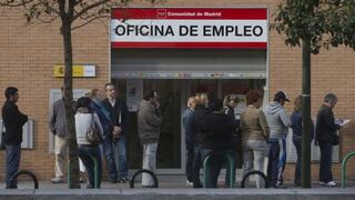 Desempleo da un respiro a mercado laboral español en abril