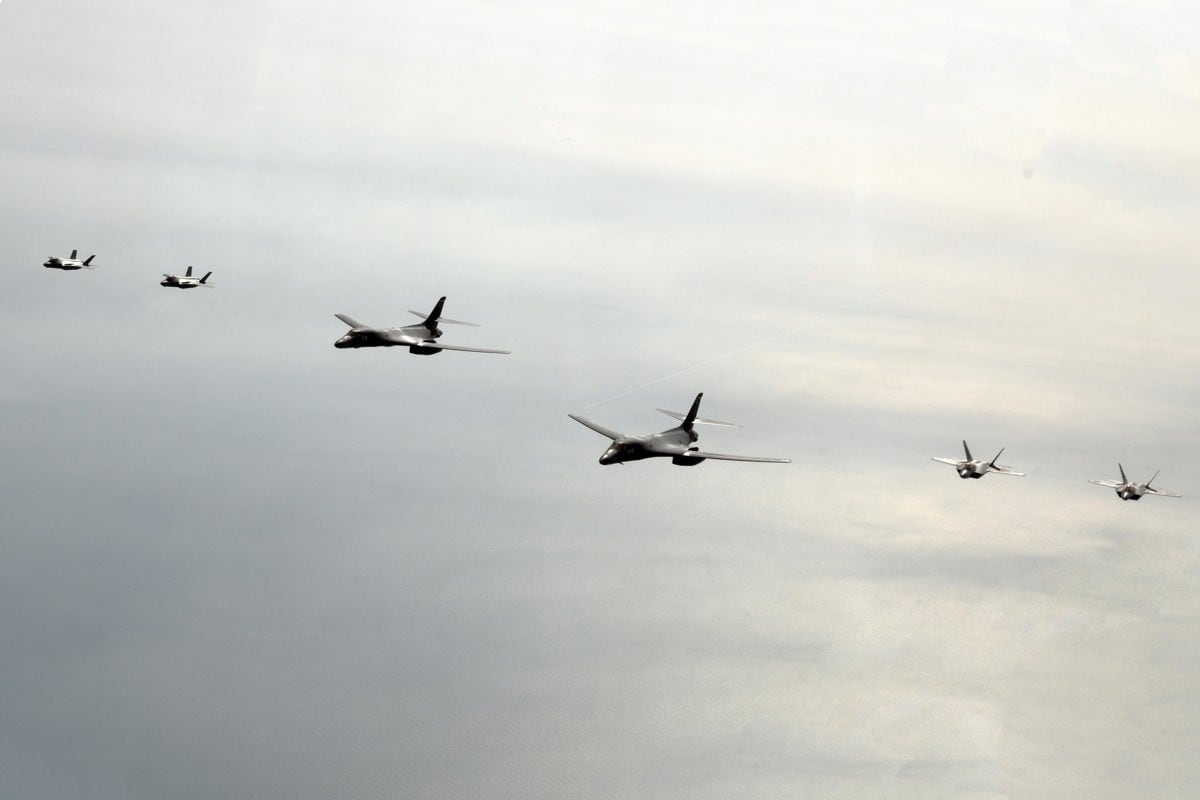 Los bombarderos de Estados Unidos fueron redesplegados a sus bases de origen en Estados Unidos, según un funcionario del Pentágono. (Foto referencial del Ministerio de Defensa surcoreano / EFE)