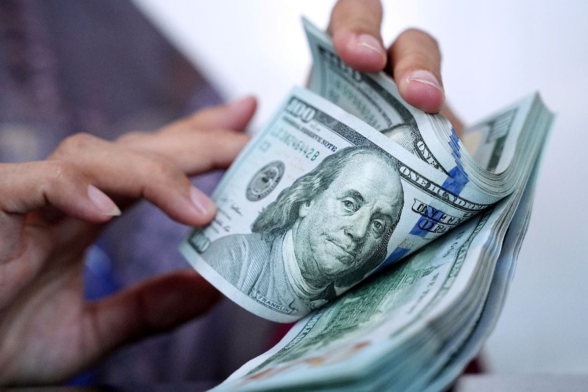 El banco prevé que el dólar se fortalezca gradualmente durante el primer semestre de 2027. Foto: Dimas Ardian/Bloomberg