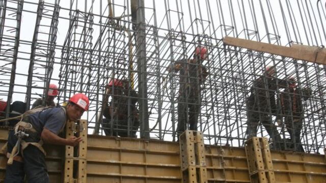 Capeco: caída en inversión minera por protestas va a impactar en sector construcción del sur
