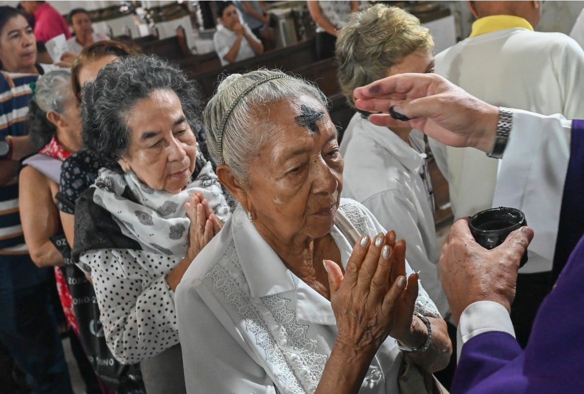 El Miércoles de Ceniza 2026 marca el comienzo oficial de la Cuaresma dentro del calendario litúrgico católico. | Crédito: JOAQUIN SARMIENTO / AFP