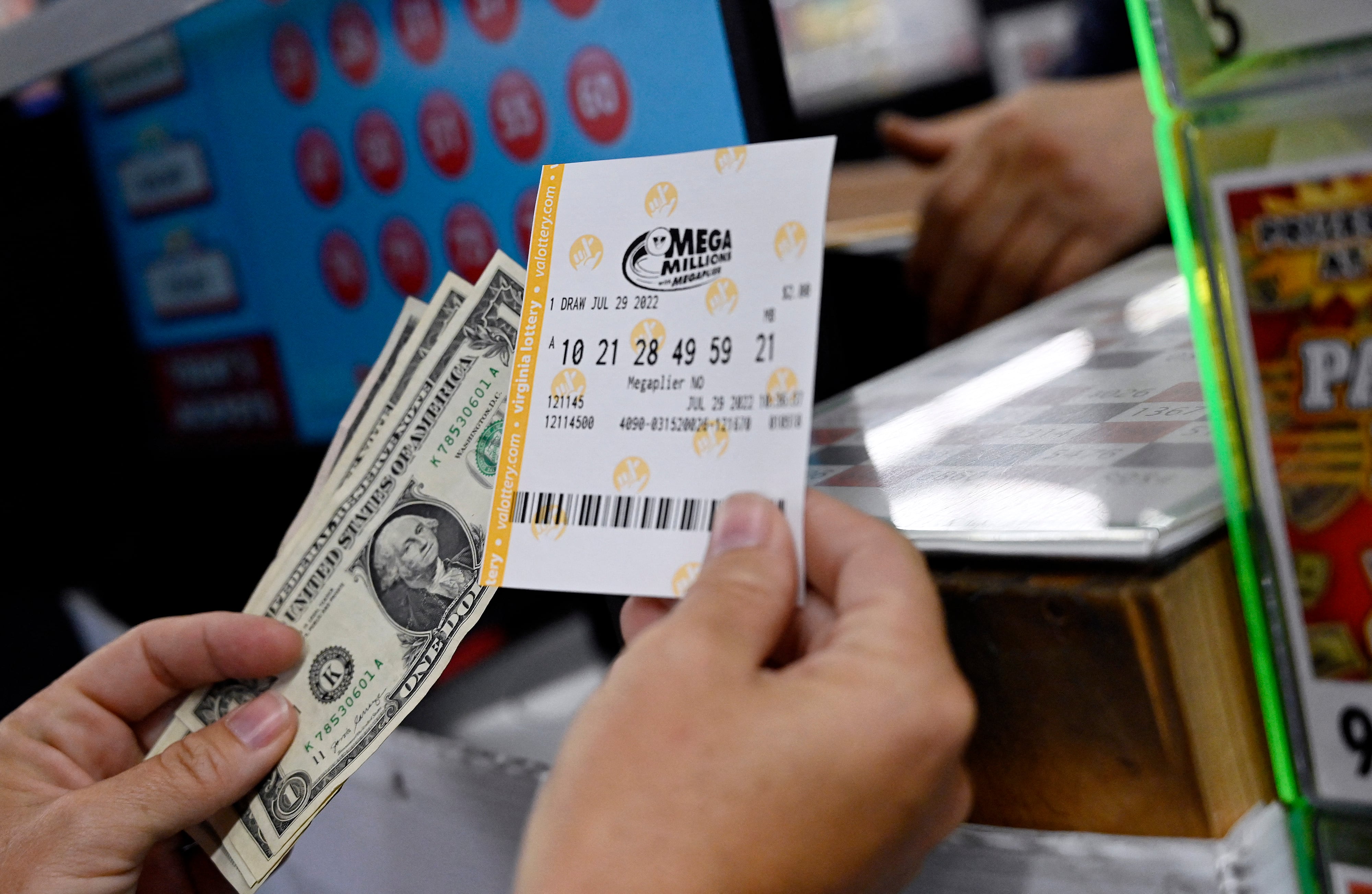 Todos anhelan ganarse el premio de la lotería Mega Millions (Foto: AFP)