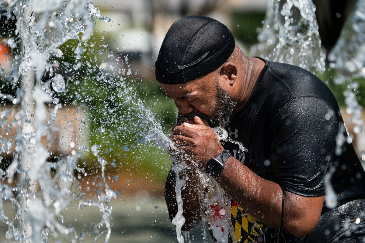 El verano tendrá temperaturas por encima de lo normal y hay que tomar precauciones (Foto: AFP)