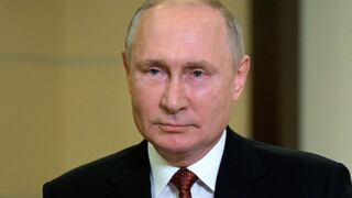 El partido de Putin reivindica mayoría en legislativas en Rusia y la oposición denuncia fraude