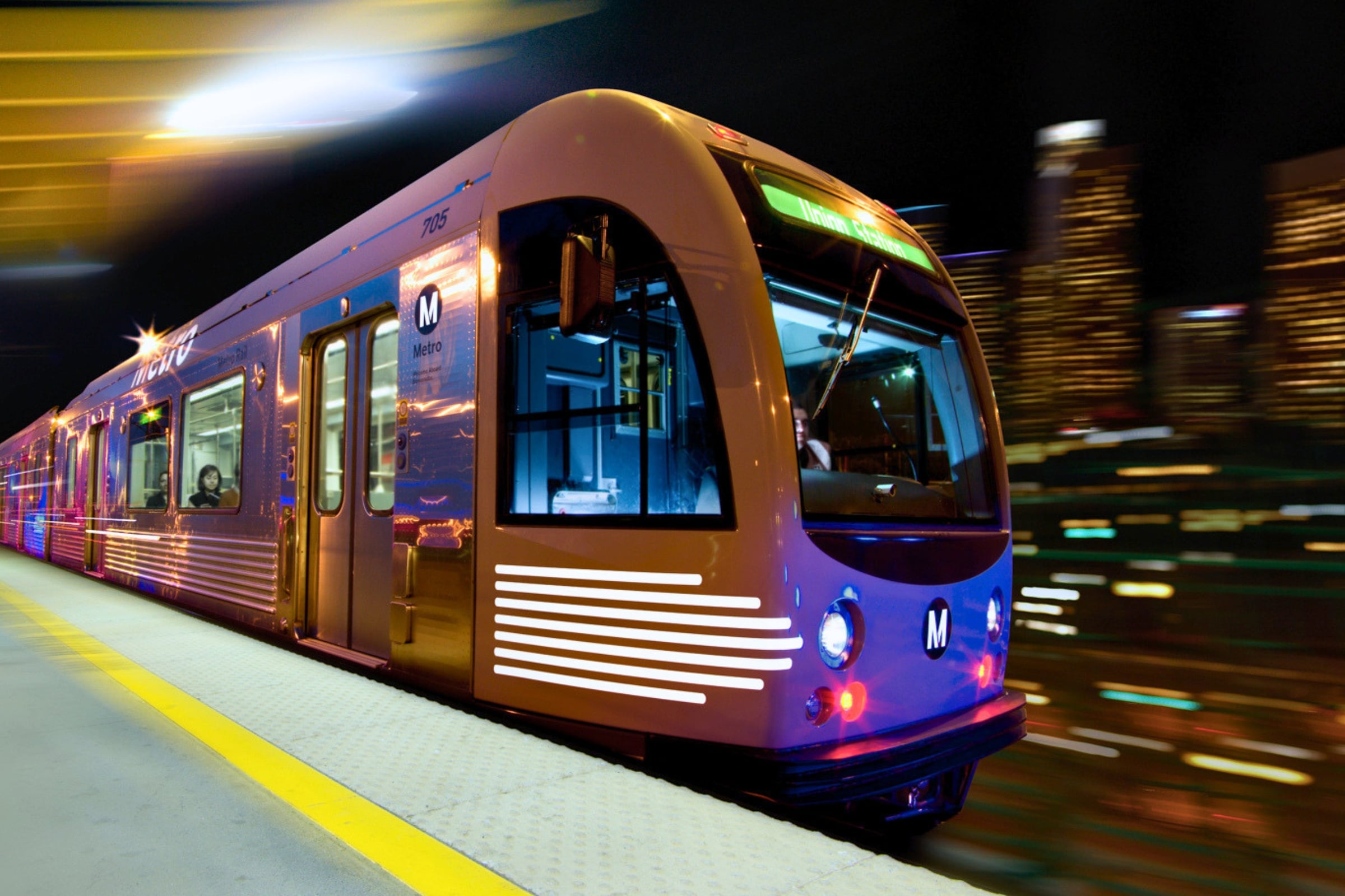 Esta nueva ley modifica algunas normas para la construcción de viviendas cerca al transporte público de California (Foto: LA Metro)