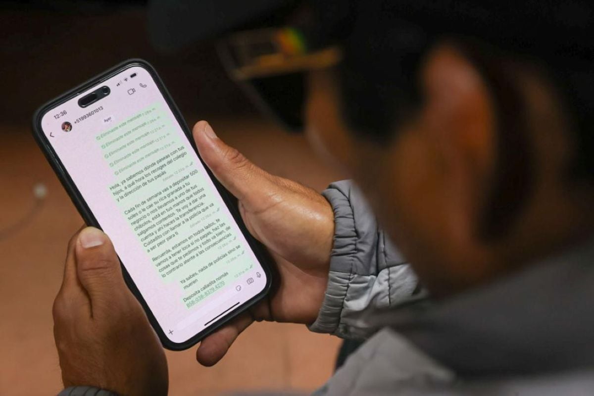 Los extorsionadores le enviaron a su hijo de 8 años mensajes amenazantes. Foto: Andina.