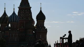 Rusia asume que su economía debe cambiar para no regresar a la URSS