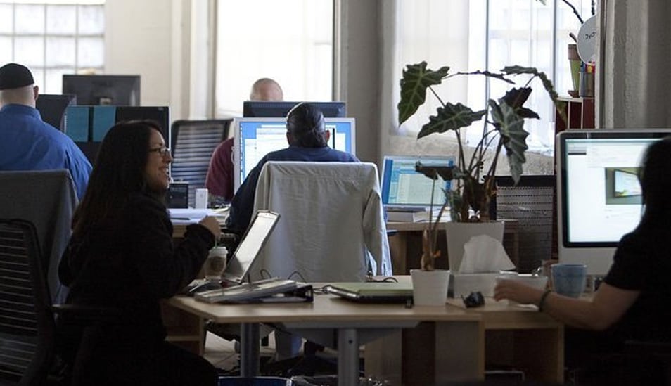 El 40.2% de empresarios afirma sentirse estancado o atrapado en una guerra de precios, mientras especialistas advierten que muchas mypes aún operan sin sistemas comerciales estructurados. Foto: referencial / Forbes España